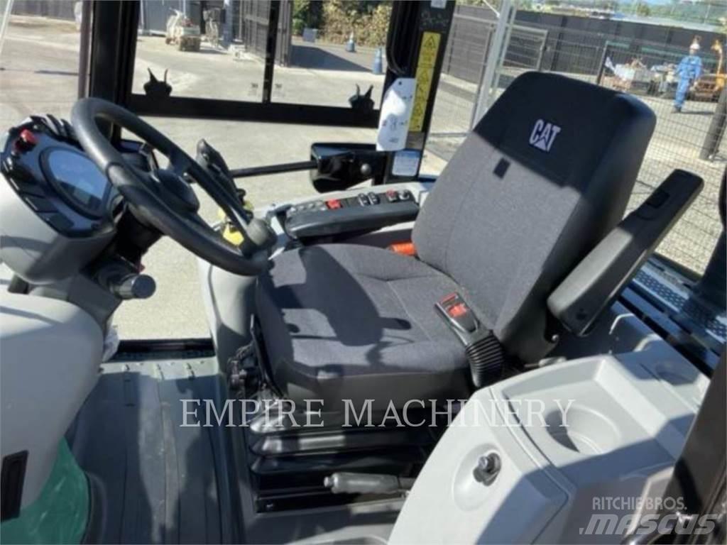 CAT 907M Kolesni nakladalci