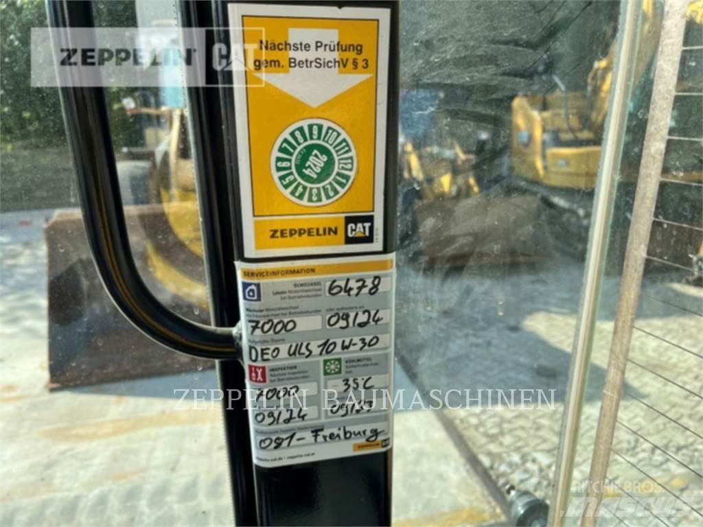 CAT 907M Kolesni nakladalci
