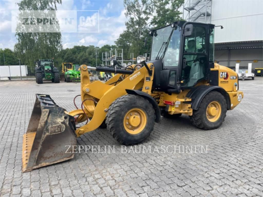 CAT 907M Kolesni nakladalci