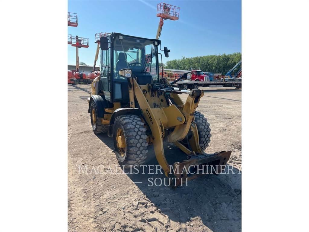 CAT 907M Kolesni nakladalci