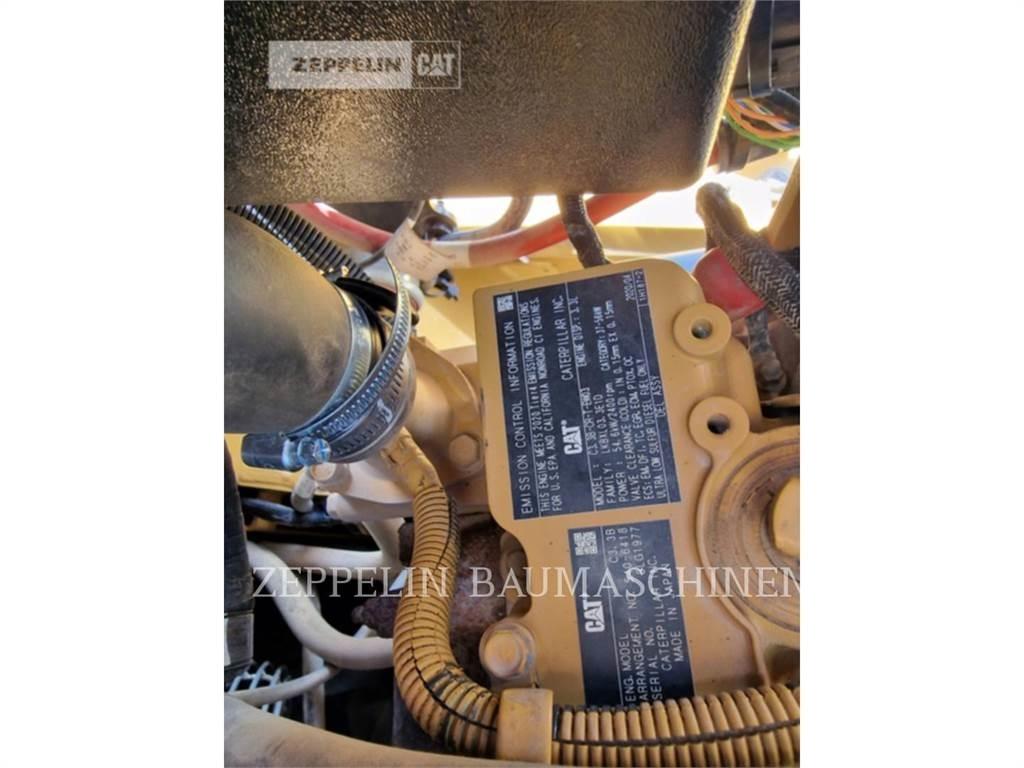 CAT 907M Kolesni nakladalci
