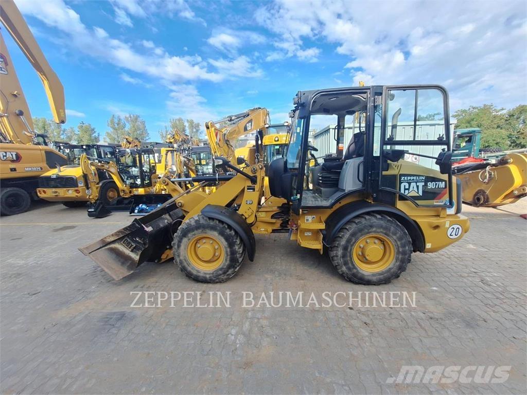 CAT 907M Kolesni nakladalci