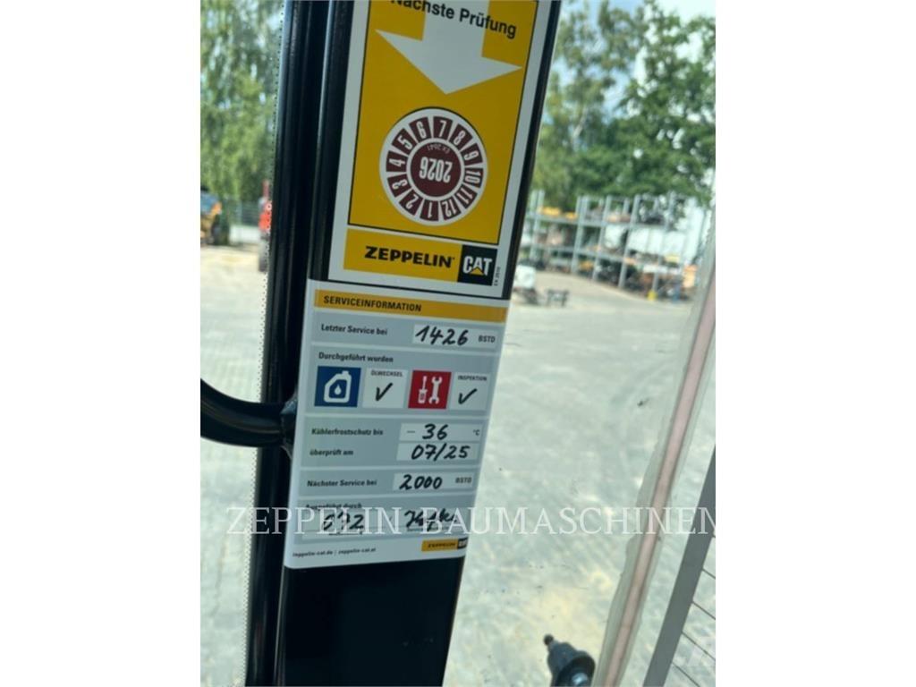 CAT 907M Kolesni nakladalci