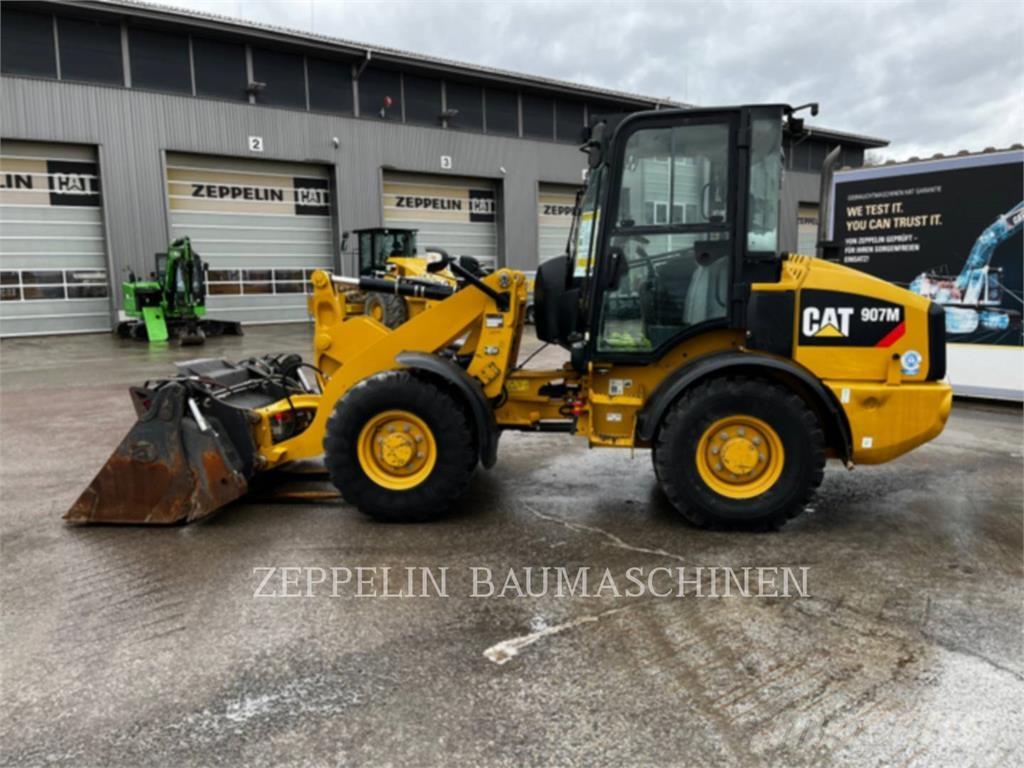 CAT 907M Kolesni nakladalci