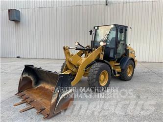CAT 908 Kolesni nakladalci