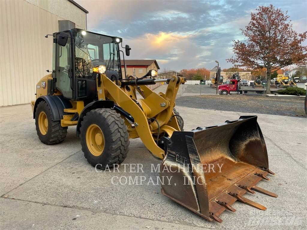 CAT 908 Kolesni nakladalci