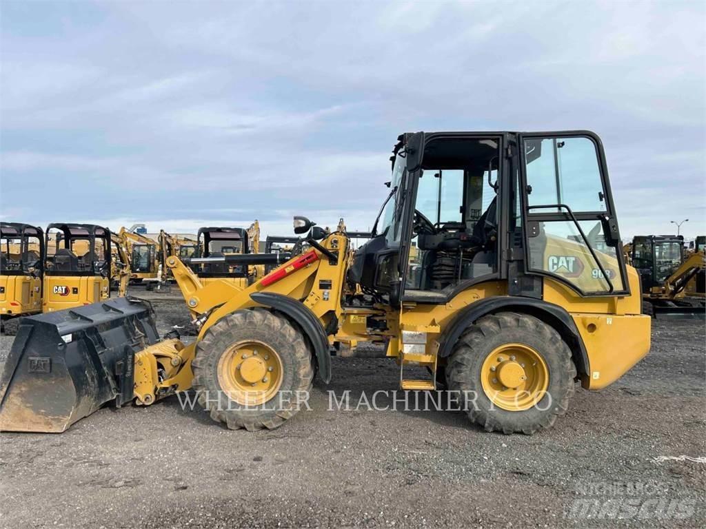 CAT 908 Kolesni nakladalci