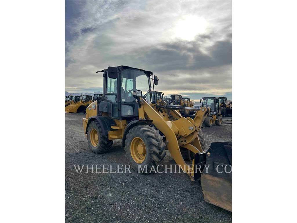 CAT 908 Kolesni nakladalci
