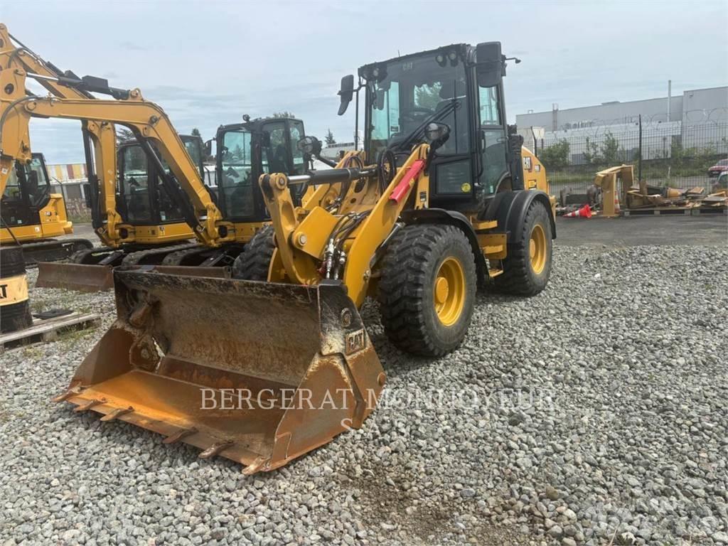 CAT 908 Kolesni nakladalci