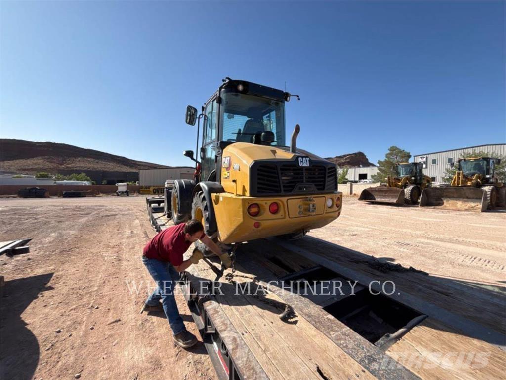 CAT 908 Kolesni nakladalci