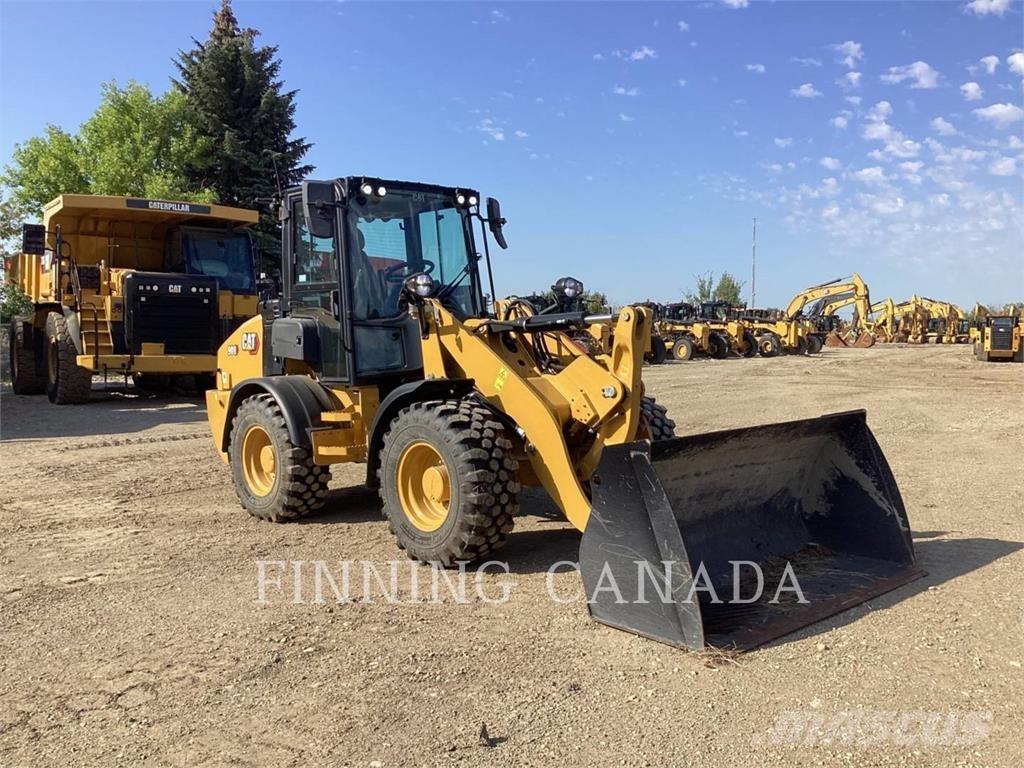 CAT 908 Kolesni nakladalci