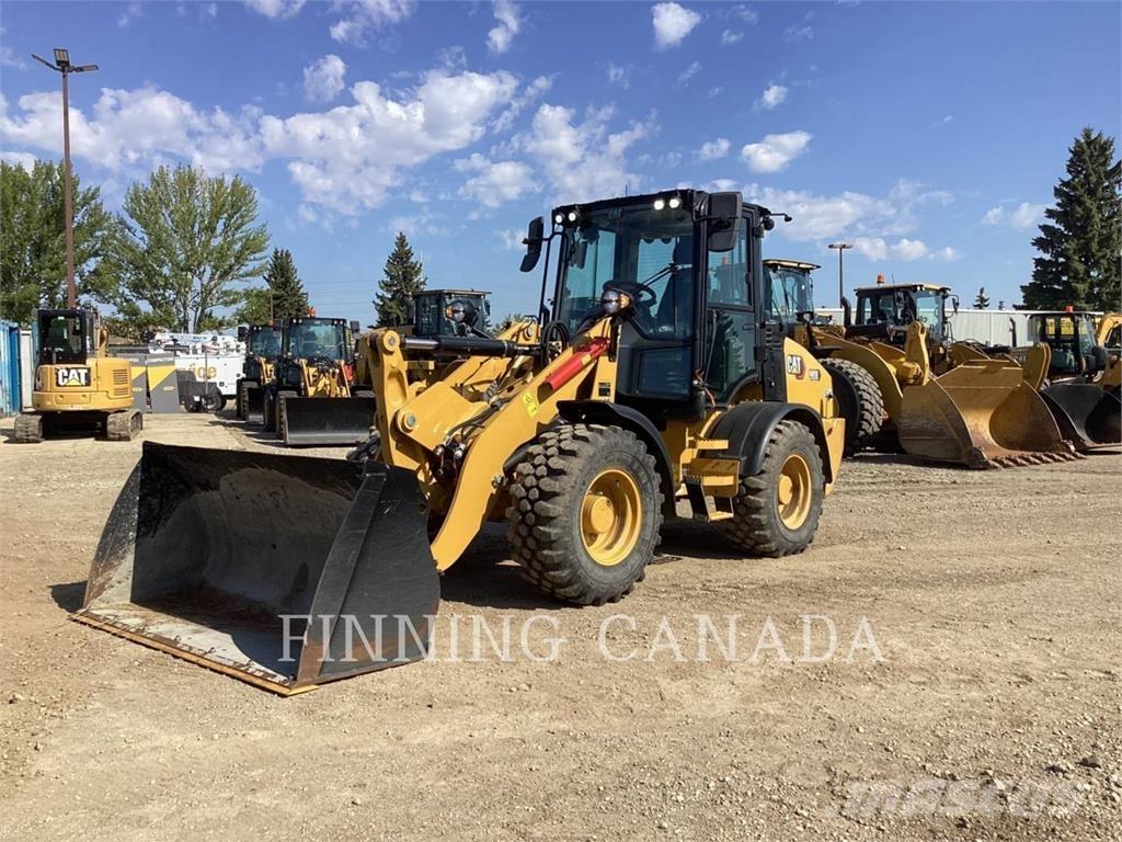 CAT 908 Kolesni nakladalci