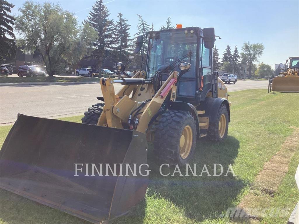CAT 908 Kolesni nakladalci