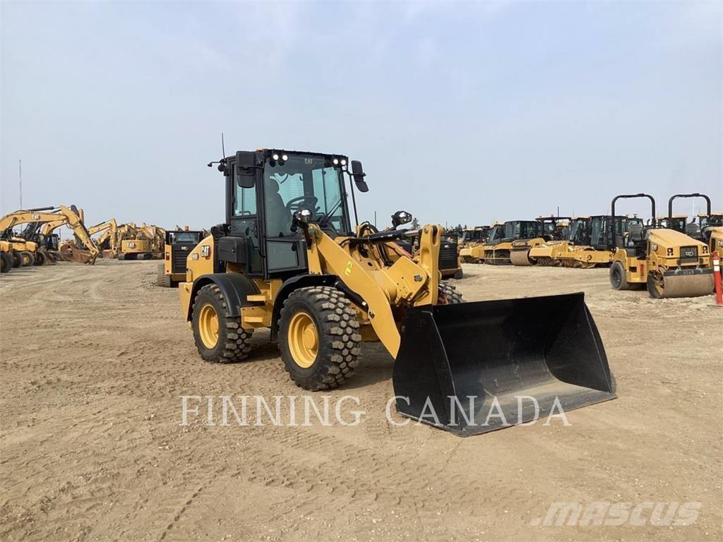 CAT 908 Kolesni nakladalci