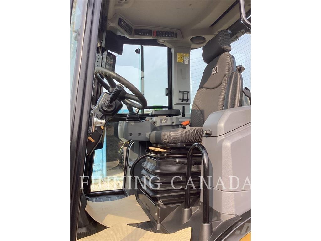 CAT 908 Kolesni nakladalci