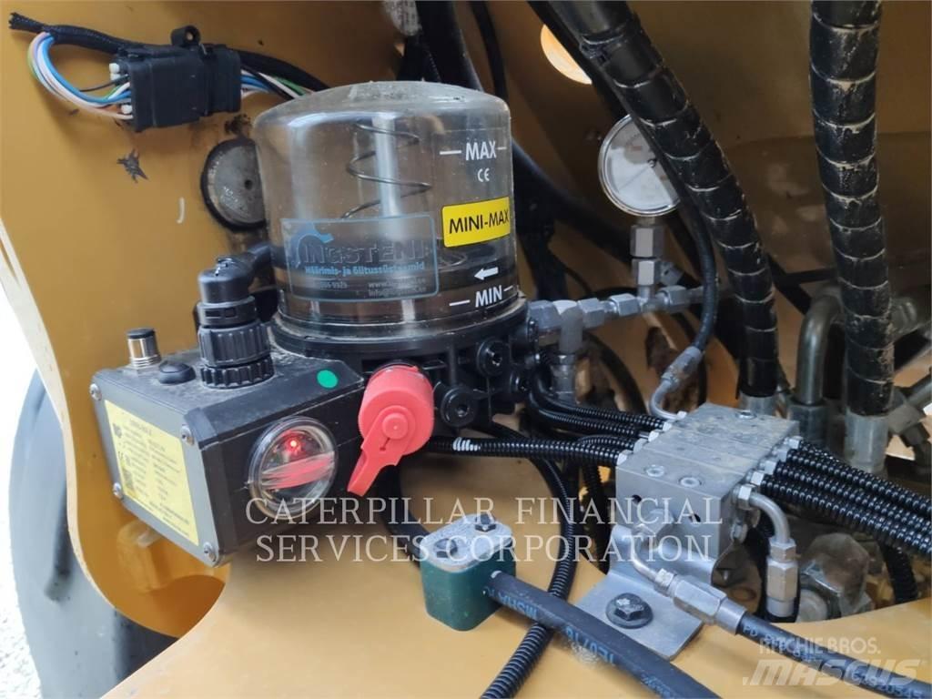 CAT 908-14 Kolesni nakladalci