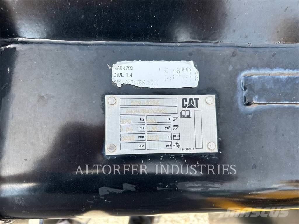 CAT 908-14 Kolesni nakladalci