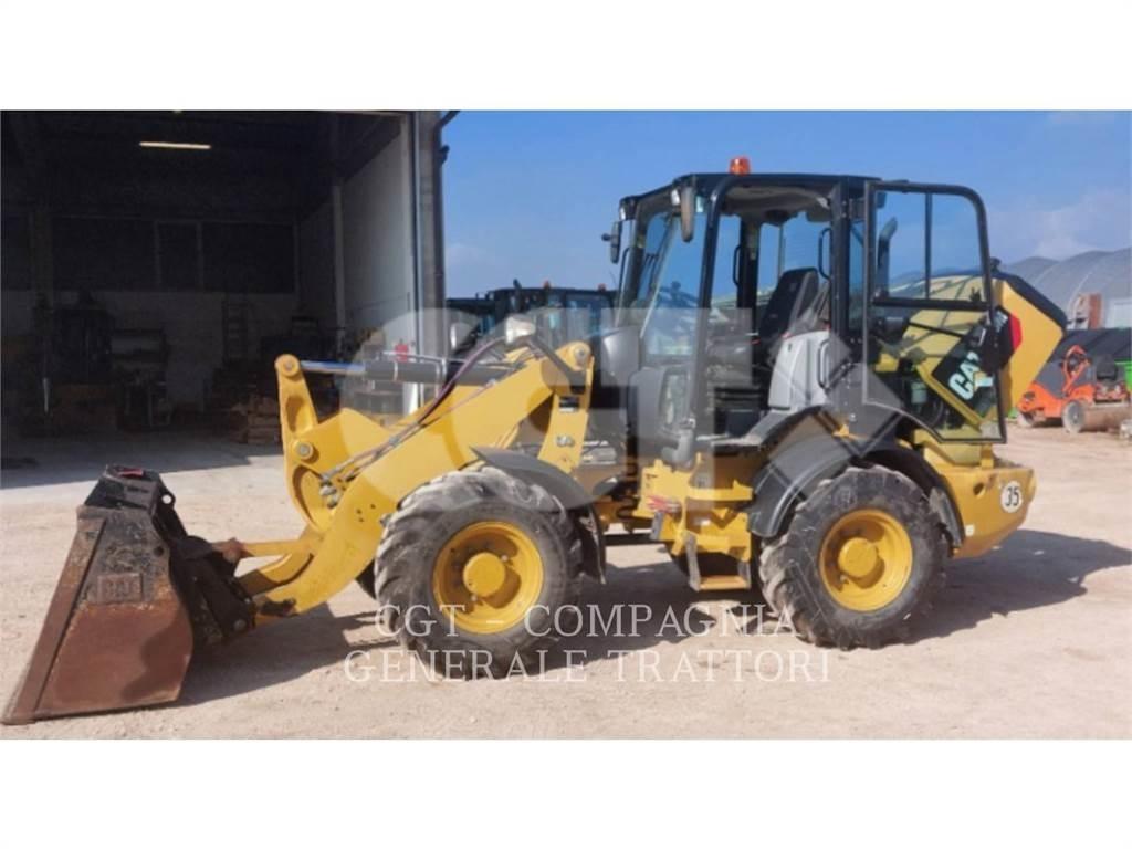 CAT 908 M Kolesni nakladalci