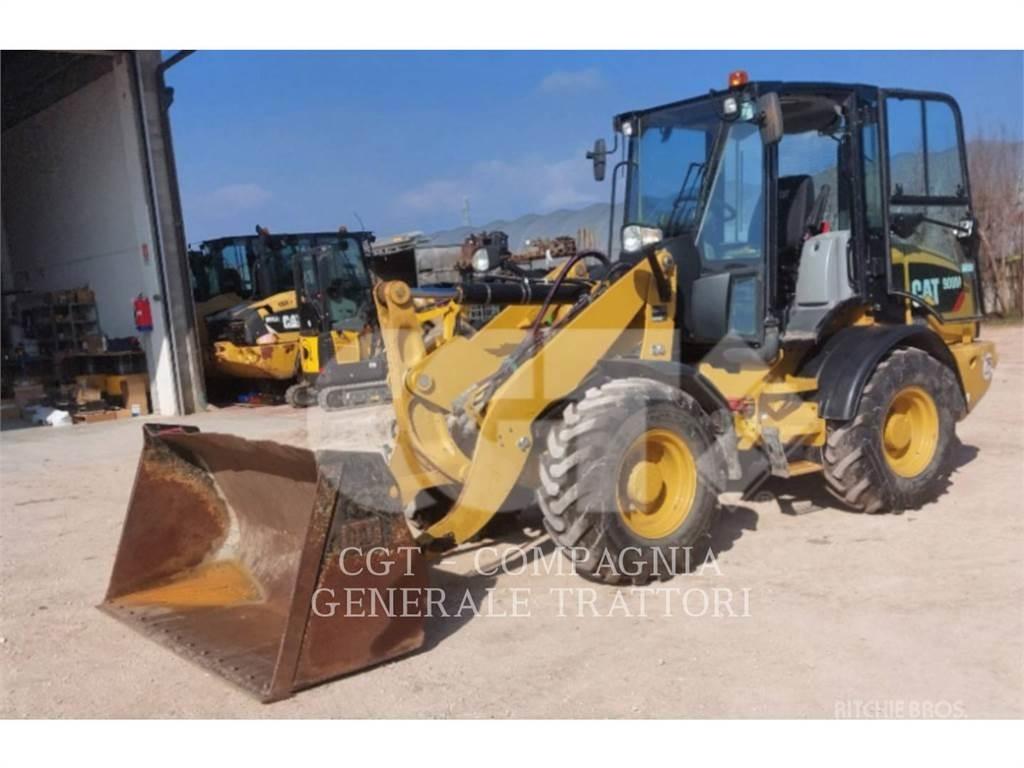 CAT 908 M Kolesni nakladalci