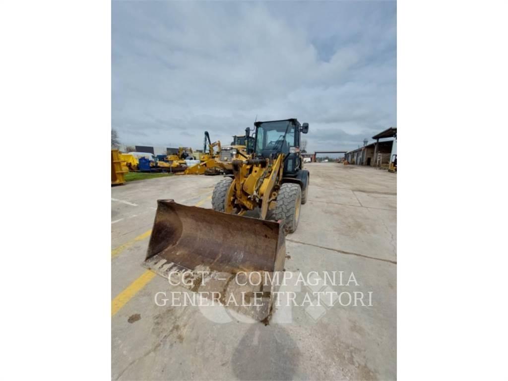 CAT 908 M Kolesni nakladalci