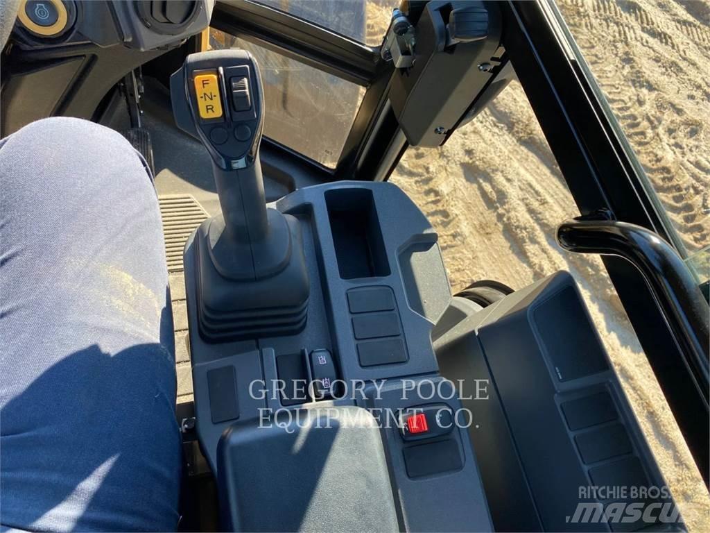 CAT 90814 Kolesni nakladalci