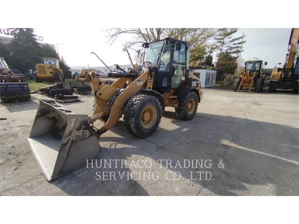 CAT 908H Kolesni nakladalci