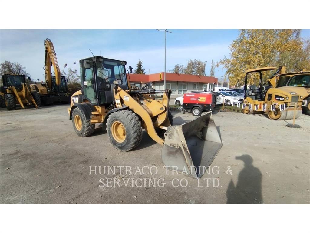 CAT 908H Kolesni nakladalci