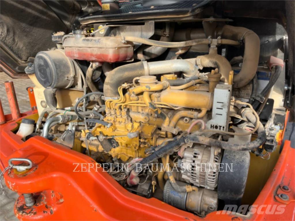 CAT 908H Kolesni nakladalci