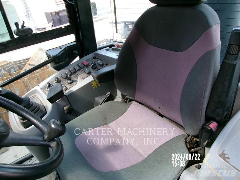 CAT 908H2 Kolesni nakladalci