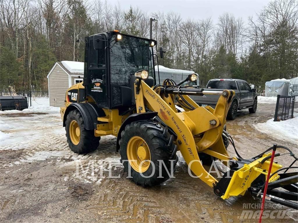 CAT 908H2 Kolesni nakladalci