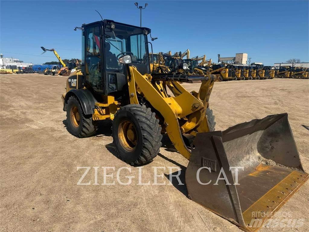 CAT 908H2 Kolesni nakladalci
