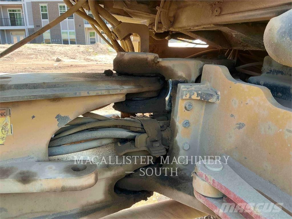 CAT 908H2 Kolesni nakladalci