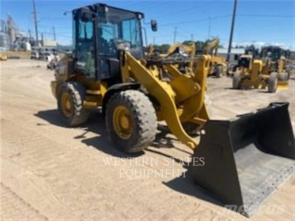 CAT 908H2 Kolesni nakladalci