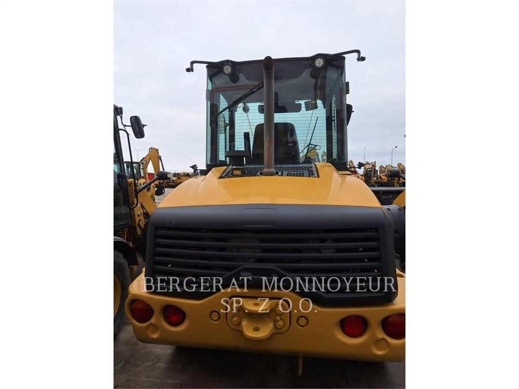 CAT 908M Kolesni nakladalci