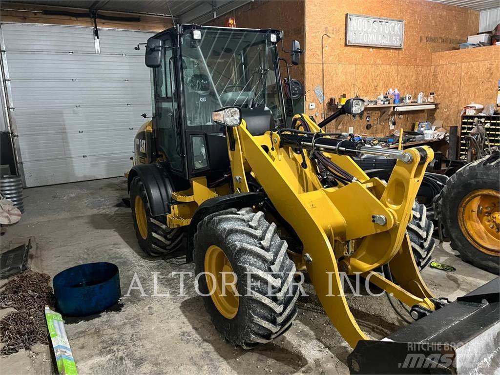 CAT 908M Mini nakladalci