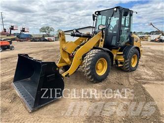 CAT 908M Kolesni nakladalci