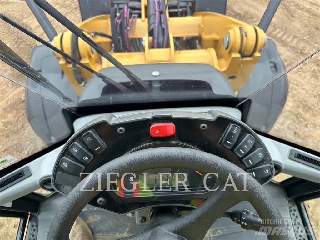 CAT 908M Kolesni nakladalci