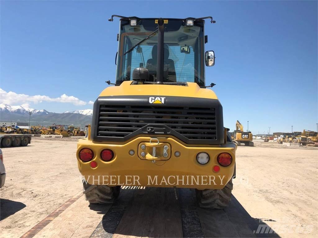 CAT 908M Kolesni nakladalci