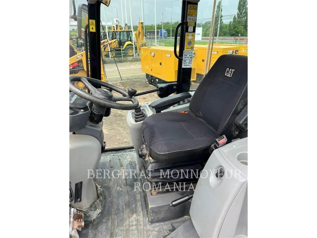 CAT 908M Kolesni nakladalci