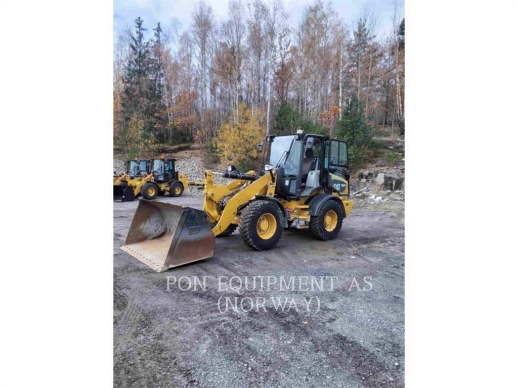 CAT 908M Kolesni nakladalci