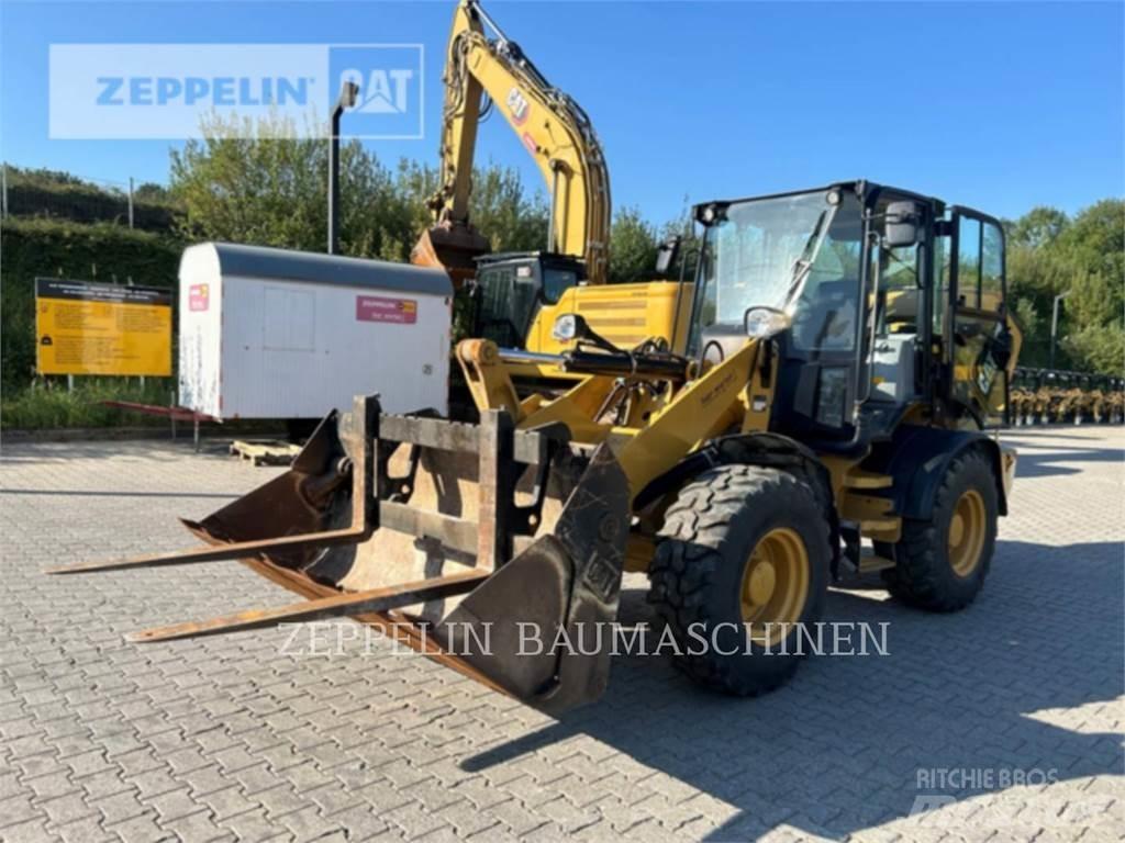 CAT 908M Kolesni nakladalci