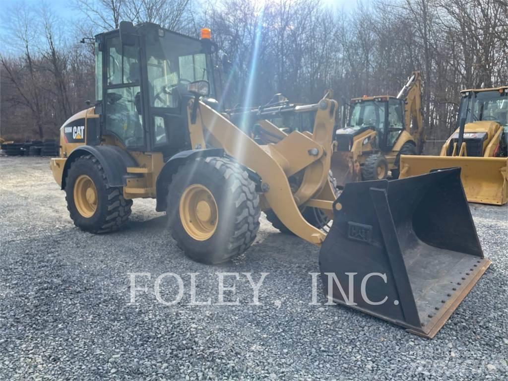 CAT 908M Kolesni nakladalci