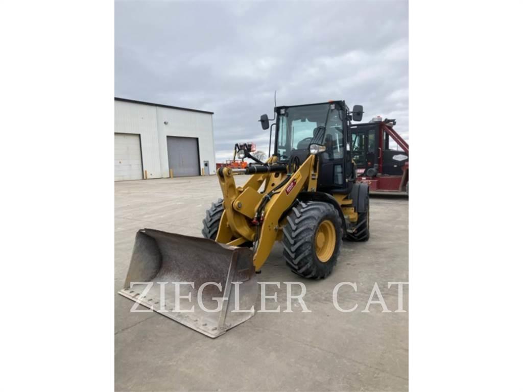 CAT 908M Kolesni nakladalci