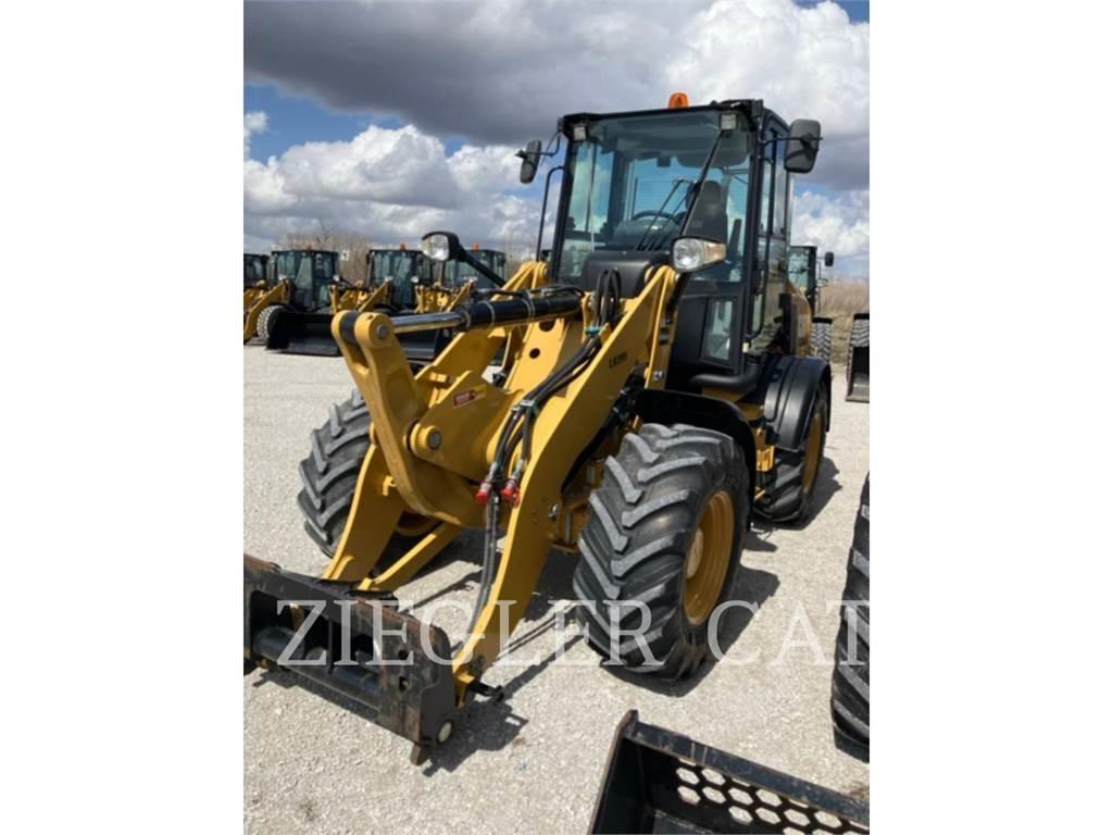 CAT 908M Kolesni nakladalci