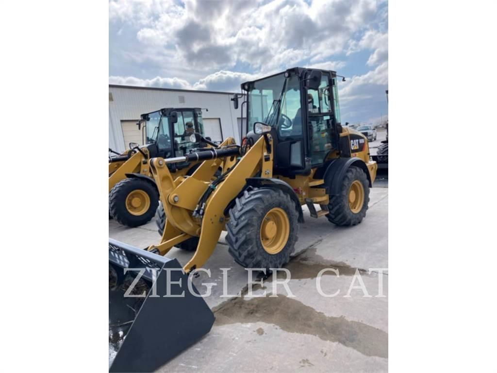 CAT 908M Kolesni nakladalci