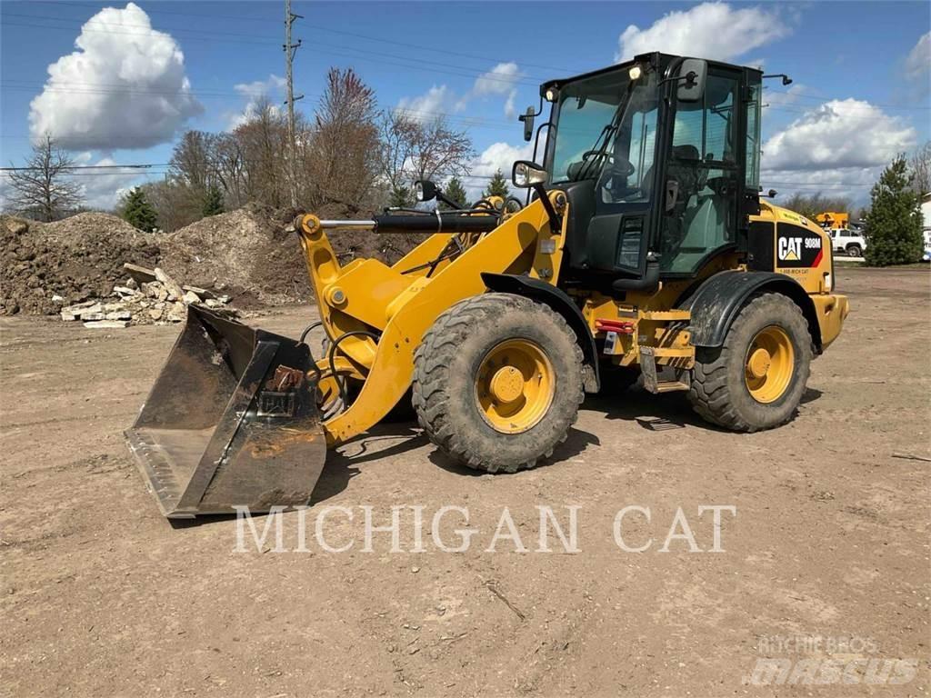 CAT 908M Kolesni nakladalci