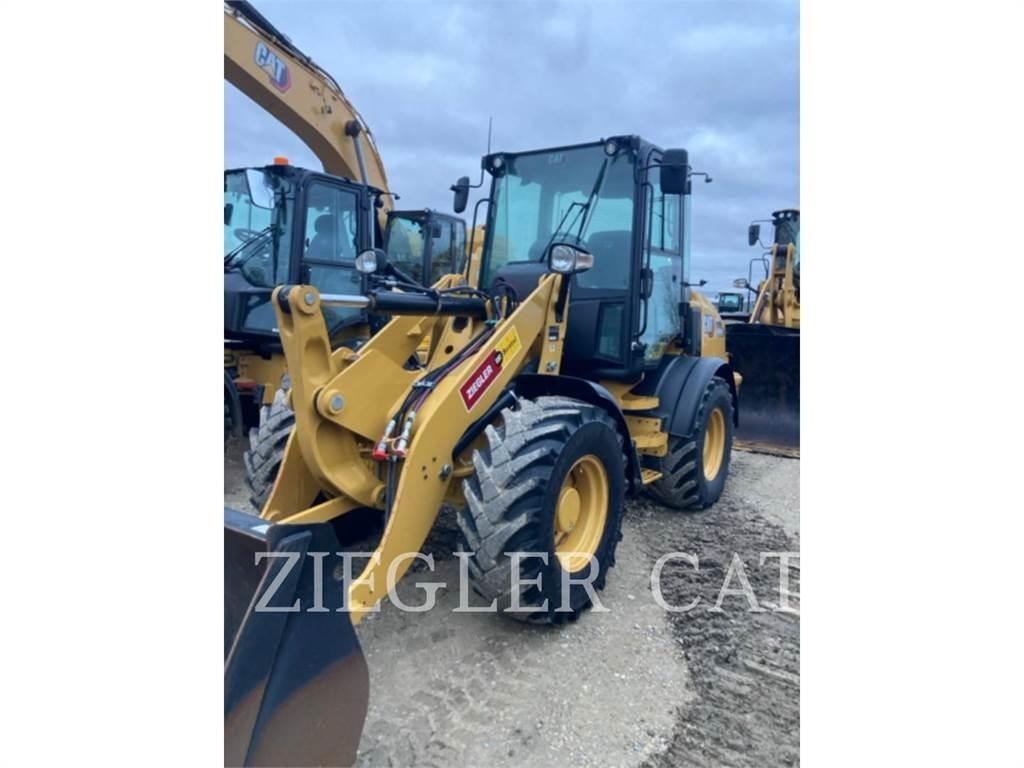 CAT 908M Kolesni nakladalci