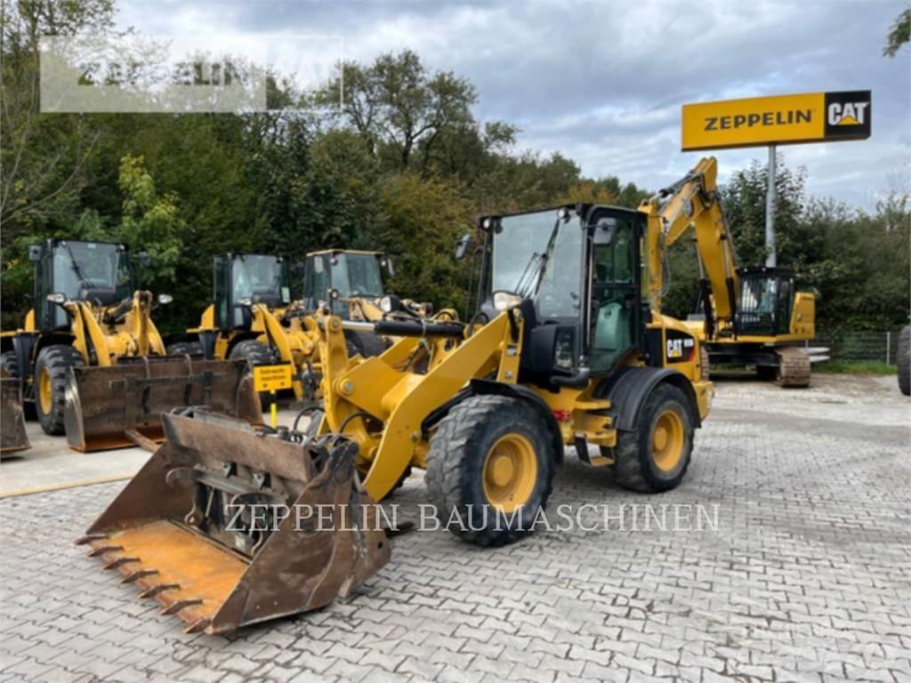 CAT 908M Kolesni nakladalci