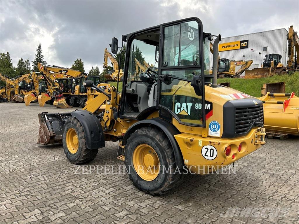 CAT 908M Kolesni nakladalci