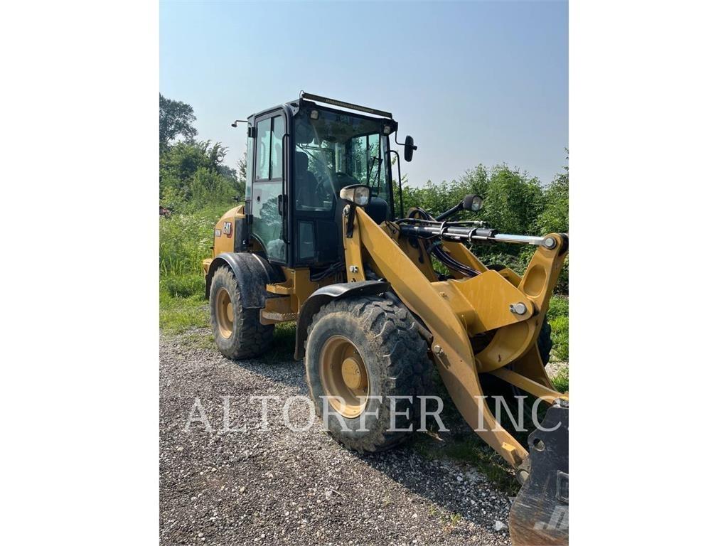 CAT 908M Mini nakladalci